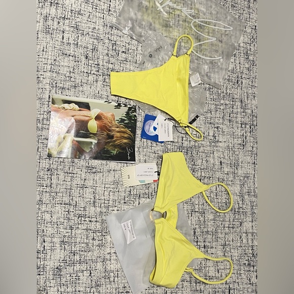 NWT Bamba Swim Bikini 🍋
1x RINGLEADER bottoms lemon L
1x RINGLEADER top lemon M - Picture 6 of 8
